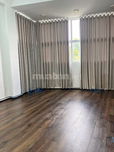 CHO THUÊ NHÀ MỚI 180M² - 2 MẶT THÔNG - 1022 PHẠM VĂN ĐỒNG - P. HIỆP BÌ