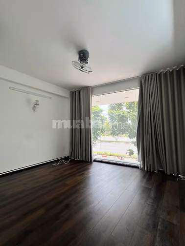 CHO THUÊ NHÀ MỚI 180M² - 2 MẶT THÔNG - 1022 PHẠM VĂN ĐỒNG - P. HIỆP BÌ