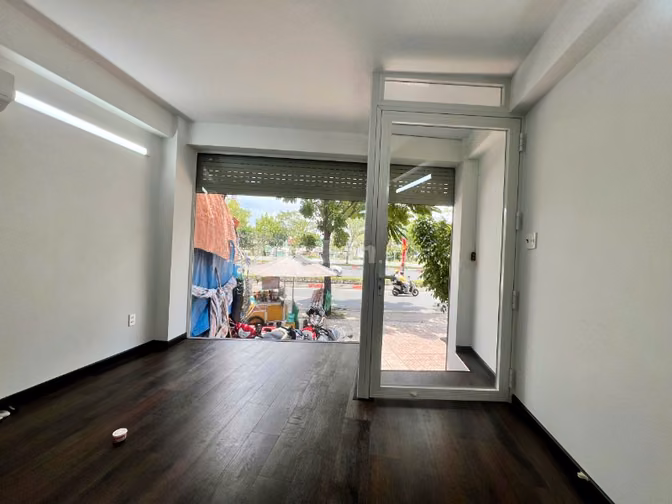 CHO THUÊ NHÀ MỚI 180M² - 2 MẶT THÔNG - 1022 PHẠM VĂN ĐỒNG - P. HIỆP BÌ