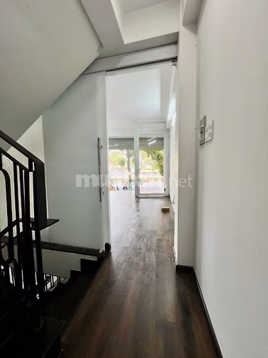 CHO THUÊ NHÀ MỚI 180M² - 2 MẶT THÔNG - 1022 PHẠM VĂN ĐỒNG - P. HIỆP BÌ