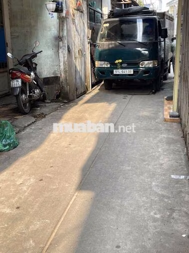 (hh40tr) Nhà 3 tầng sổ hồng riêng ngay Ngã tư Lạc Long Quân Âu Cơ