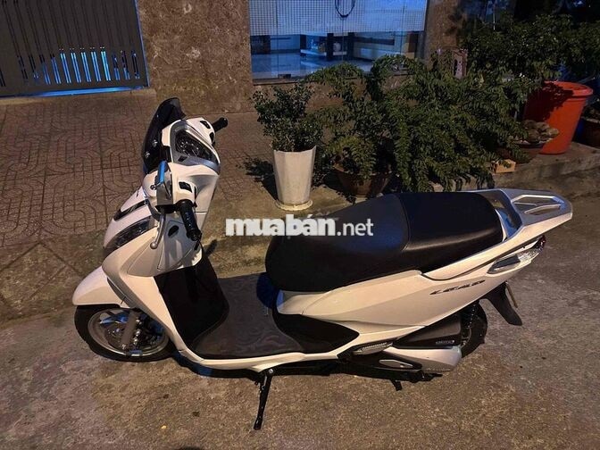 Honda Lead 4val 2023 Trắng
