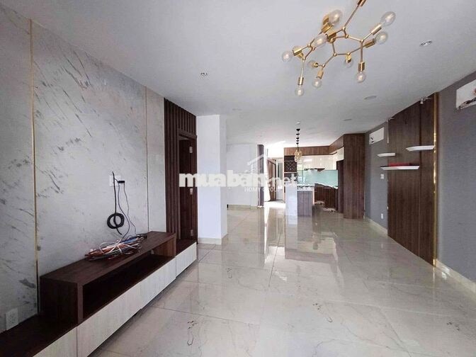 CÁCH PHẠM VĂN ĐỒNG 200M -ĐƯỜNG LINH ĐÔNG SÂN SIÊU RỘNG 3 LẦU 5PN 5WC