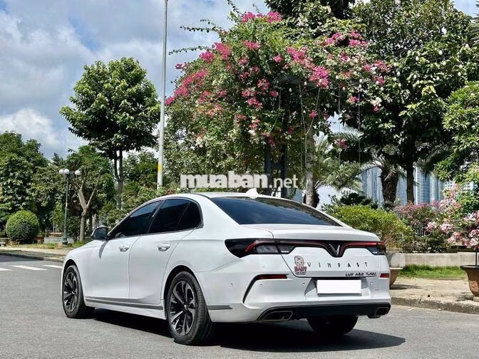 VINFAST LUX A PLUS 20 - MÀU TRẮNG SIÊU HOT