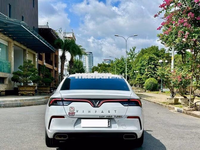VINFAST LUX A PLUS 20 - MÀU TRẮNG SIÊU HOT