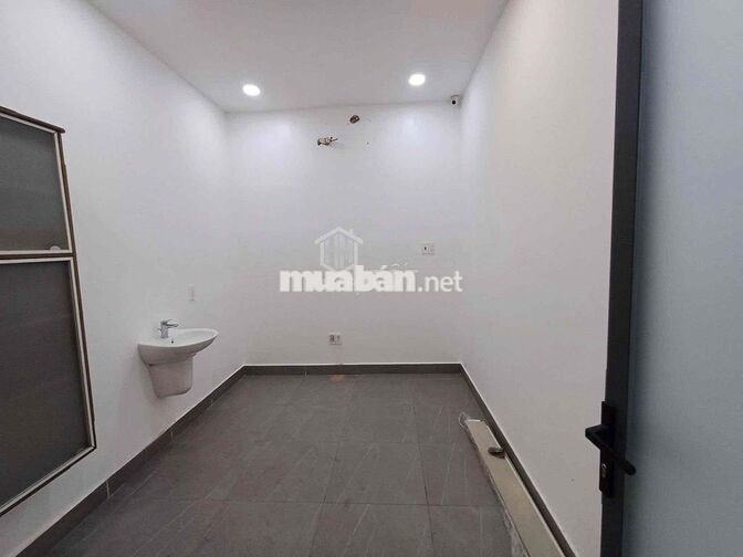 CÁCH PHẠM VĂN ĐỒNG 200M -ĐƯỜNG LINH ĐÔNG SÂN SIÊU RỘNG 3 LẦU 5PN 5WC