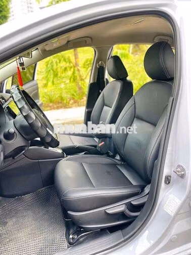 Nissan Almera V 2024 Trắng CVT 1 vạn km