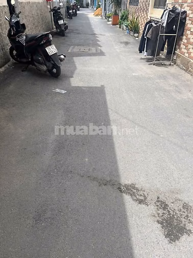 Cho thuê nhà 4 x16 m đúc lầu 4 phòng ngủ hẻm thông xe hơi lê văn thọ