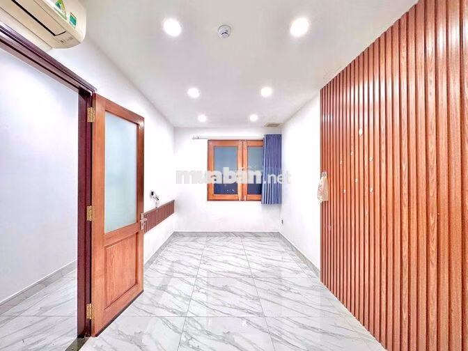 CĂN HỘ 2 PHÒNG NGỦ BANCOL SÂN VƯỜN ĐỦ NỘI THẤT NGAY ĐẦM SEN