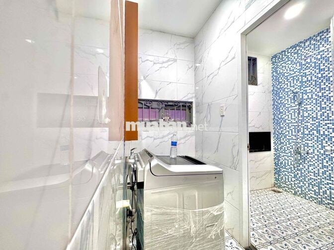 CĂN HỘ 2 PHÒNG NGỦ BANCOL SÂN VƯỜN ĐỦ NỘI THẤT NGAY ĐẦM SEN