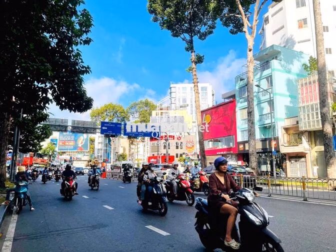 NHÀ MẶT TIỀN TRẦN HƯNG ĐẠO, QUẬN 1 - 4,2x17m - 5 TẦNG - GIÁ: 62 TRIỆU