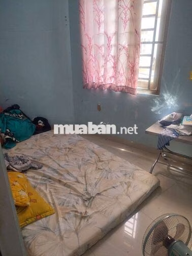 Nhà còn trống 1 phòng cho thuê rẽ dọn vô là ở thôi