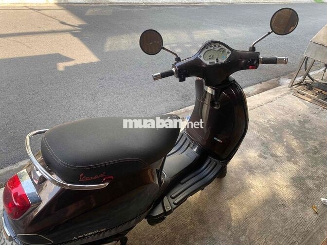 Piaggio Vespa LX 125ie Nâu