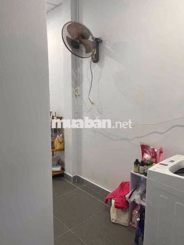 nhà mới đẹp 1 lầu 2pn 2wc có sân sau rộng