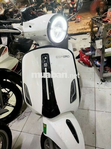 Xe máy điện Esper Vespa 50 Trắng