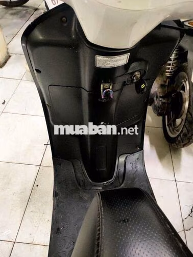 Xe máy điện Esper Vespa 50 Trắng