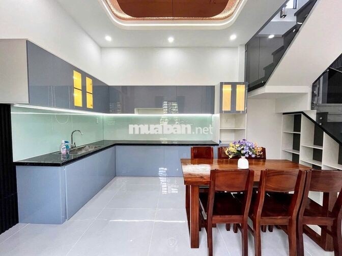 Ngộp nặng cần bán nhà lầu ngay cuối Đ. Đồng Khởi. Tặng nội thất 50 tr
