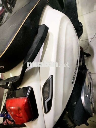 Xe máy điện Esper Vespa 50 Trắng