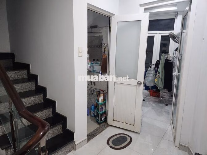 Cho thuê nhà nguyên căn 4 phòng hẻm Vạn Kiếp, quận Bình Thạnh