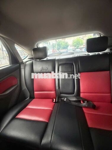Ford Focus 1.8AT 2011 Tự động Đỏ