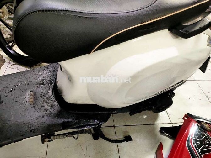 Xe máy điện Esper Vespa 50 Trắng