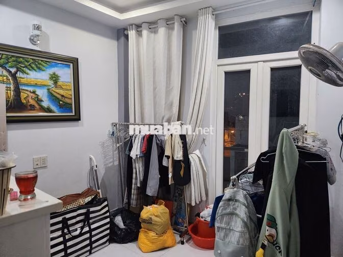 Cho thuê nhà nguyên căn 4 phòng hẻm Vạn Kiếp, quận Bình Thạnh