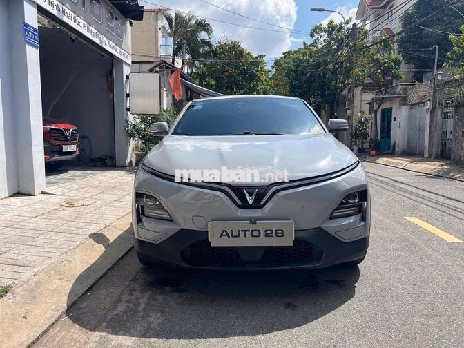 VinFast VF6 Eco 2025 sạc KGH Xám 31.000 km