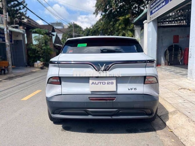 VinFast VF6 Eco 2025 sạc KGH Xám 31.000 km