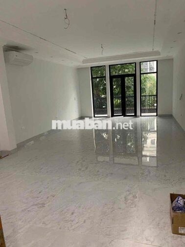 CHO THUÊ NHÀ HOÀN THIỆN THANG MÁY DT RỘNG