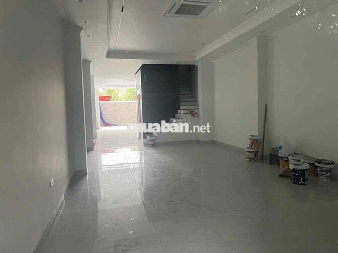 CHO THUÊ NHÀ HOÀN THIỆN THANG MÁY DT RỘNG