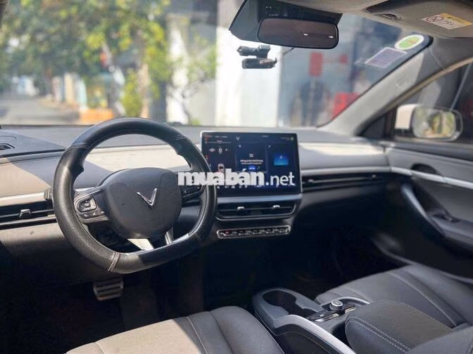 VinFast VF6 Eco 2025 sạc KGH Xám 31.000 km