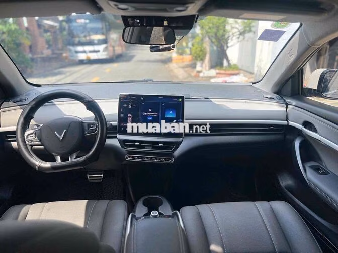 VinFast VF6 Eco 2025 sạc KGH Xám 31.000 km