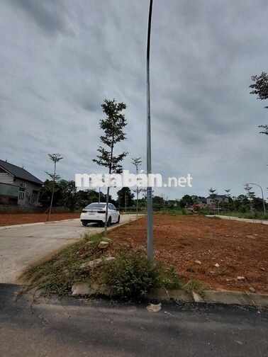 BÁN ĐÂT TẶNG NHÀ Ở LUÔN GẦN ĐH FPT 110M FULL THỔ CƯ