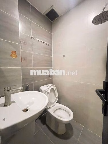 CHDV MỚI ĐẸP LUNG LINH FULL NỘI THẤT CỬA SỔ THOÁNG, VỊ TRÍ CỰC ĐẸP