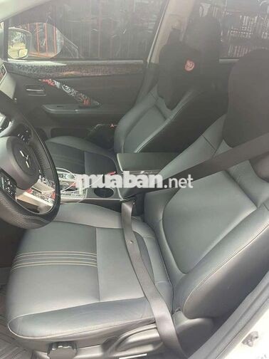 Mitsubishi Xpander 7 chỗ Xăng Trắng