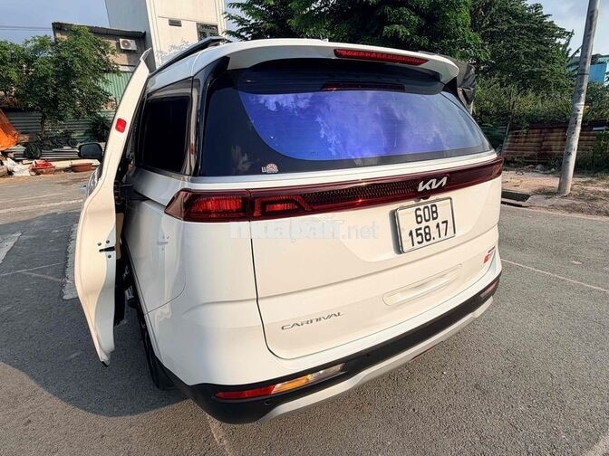 Kia Carnival Luxury 2022 Dầu 81.000km Trắng