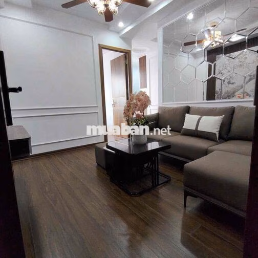 Cho thuê căn hộ Phố Nguyễn Khánh Toàn-Cầu Giấy 55m 2 ngủ