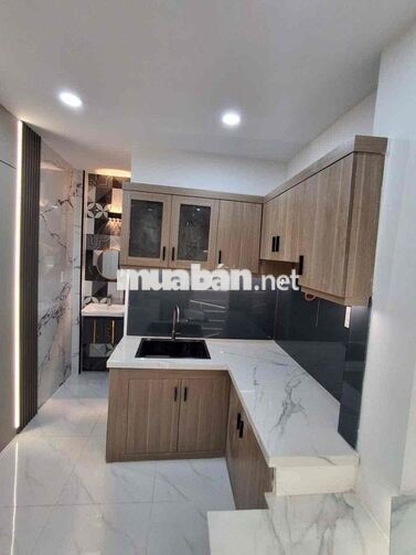 Bán nhà mặt tiền đs: 8, BHHA: đúc 1 lầu, 2,5x8