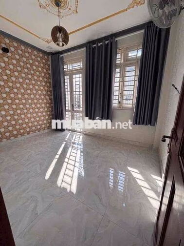 cho thuê nhà hẻm 49// đường số 51 (4x8) trệt lầu , 2pn , 2wc