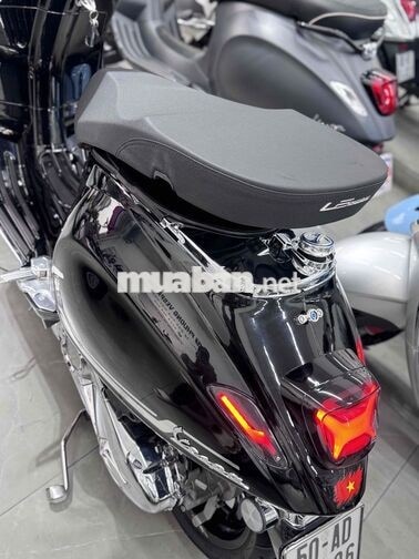 Piaggio Vespa Sprint 125 ABS iGet 2022 Đen bóng