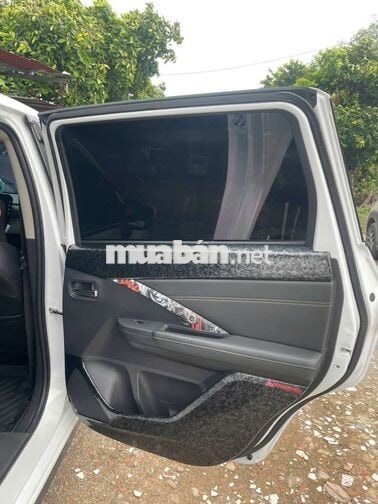 Mitsubishi Xpander 7 chỗ Xăng Trắng