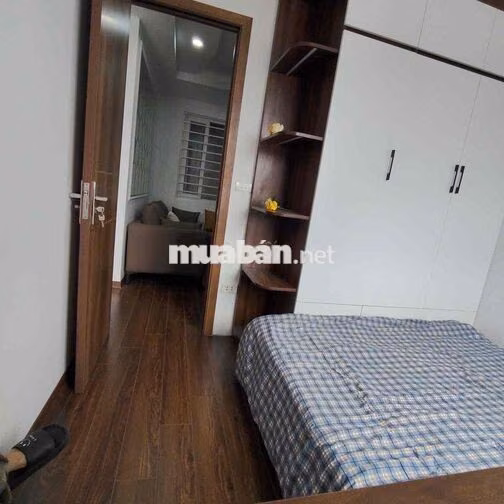 Cho thuê căn hộ Phố Nguyễn Khánh Toàn-Cầu Giấy 55m 2 ngủ