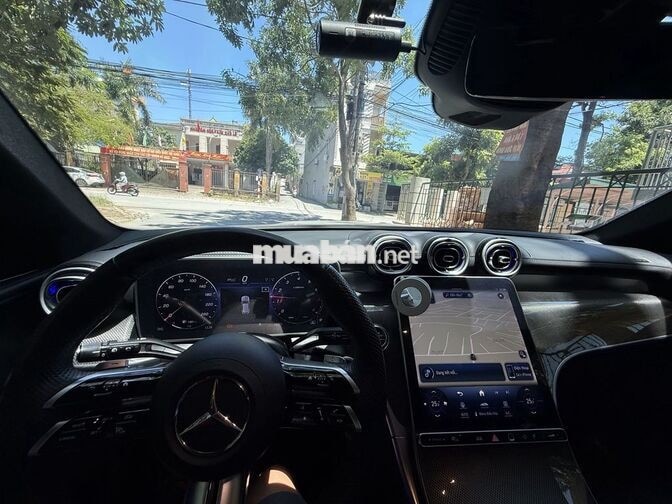 Mercedes-Benz GLC 300 All new 2023 màu trắng