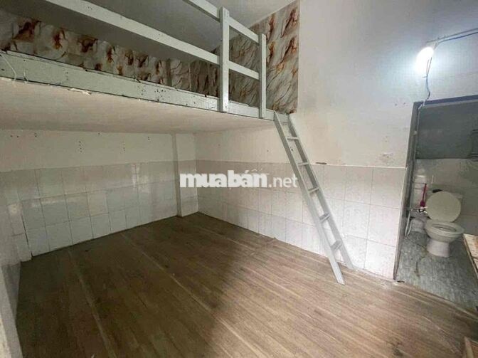 Phòng dưới trệt xe đẩy vào phòng gác bếp wc ko chung chủ giờ tự do