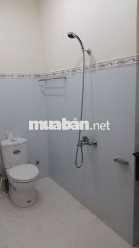 Phòng 32m2 có ban công, nước nóng lạnh- máy lạnh bàn tủ giường giá tốt
