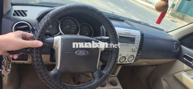 Ford Everest Số sàn 20 vạn Đen