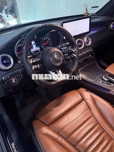 Mercedes-Benz GLC 300 2018 Đen 68.000km