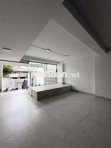 CHO THUÊ MẶT BẰNG MỚI XÂY - MẶT TIỀN ĐƯỜNG XE QUA LẠI ĐÔNG ĐÚC Q7