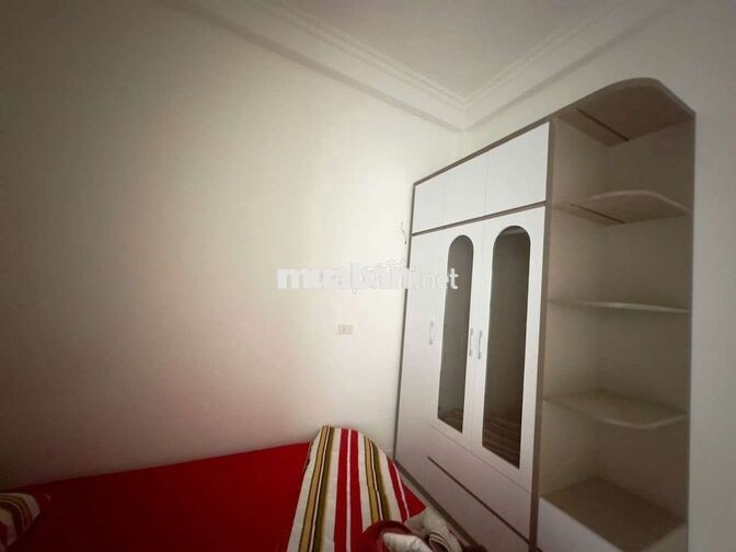Cho thuê nhà Hoàng Hoa Thám 35m² x 4 tầng 5PN, ô tô đỗ cửa – 20 triệu