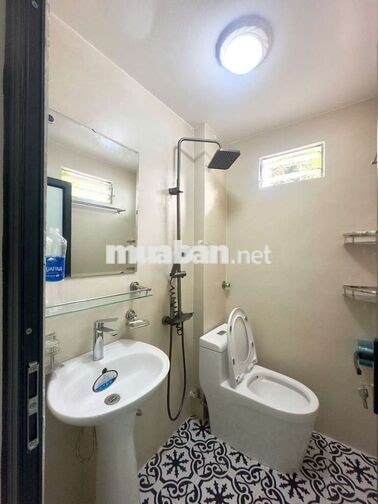 Cho thuê nhà Hoàng Hoa Thám 35m² x 4 tầng 5PN, ô tô đỗ cửa – 20 triệu